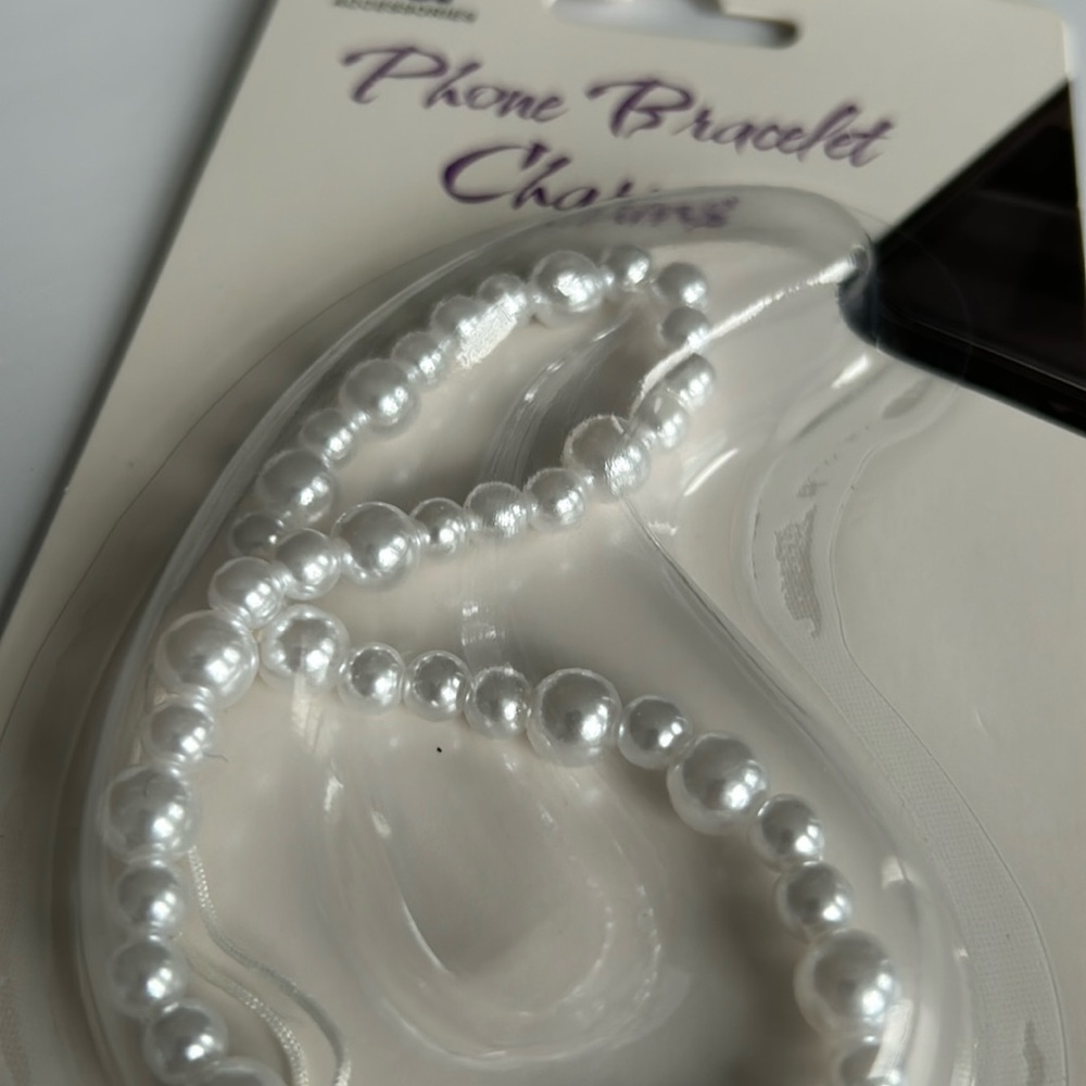 4/$20 Phone Bracelet Charms White Faux Pearl Beads New In Package - Picture 4 of 5